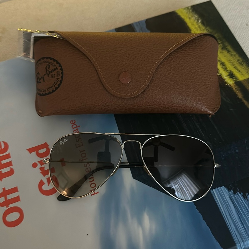 Ray-Ban Silver Aviator Sunglasses with Gray Lenses